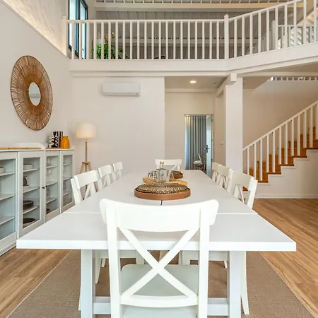 Πανσιόν Apice - By Azores