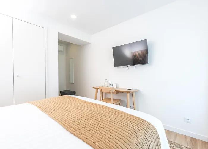 Πανσιόν Apice - By Azores São Vicente Ferreira