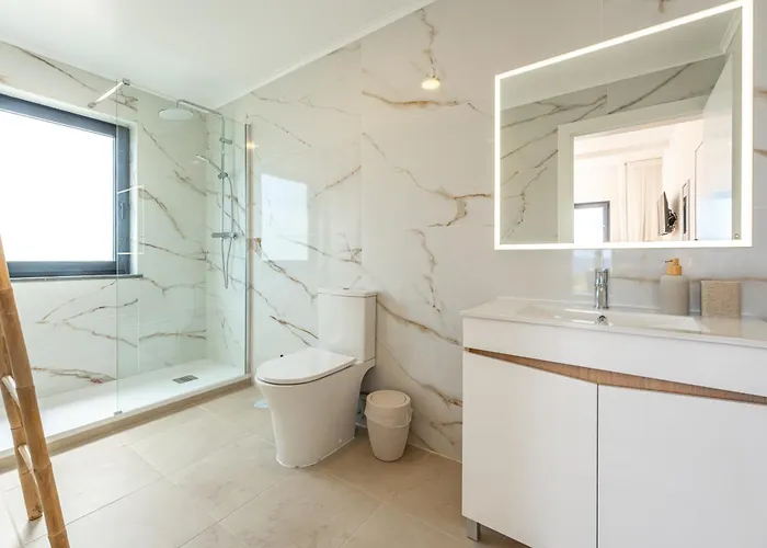 Apice - By Azores Πανσιόν 4*