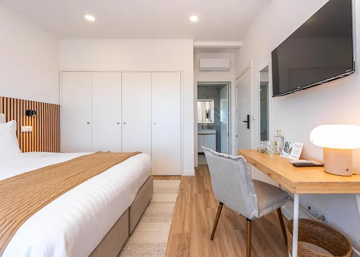 Πανσιόν Apice - By Azores