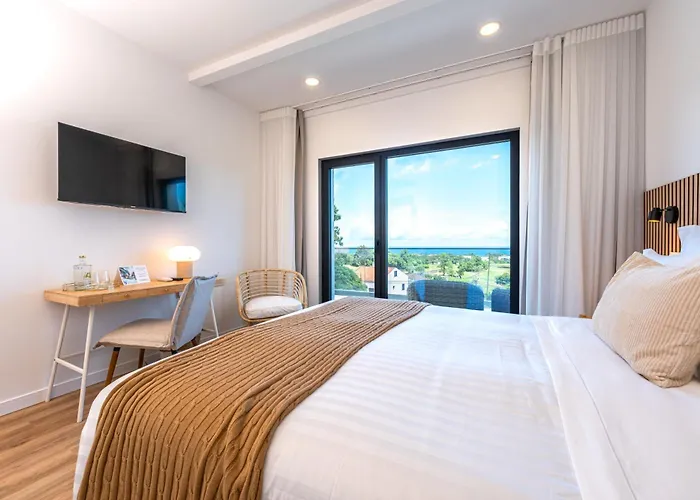 Πανσιόν Apice - By Azores 4*