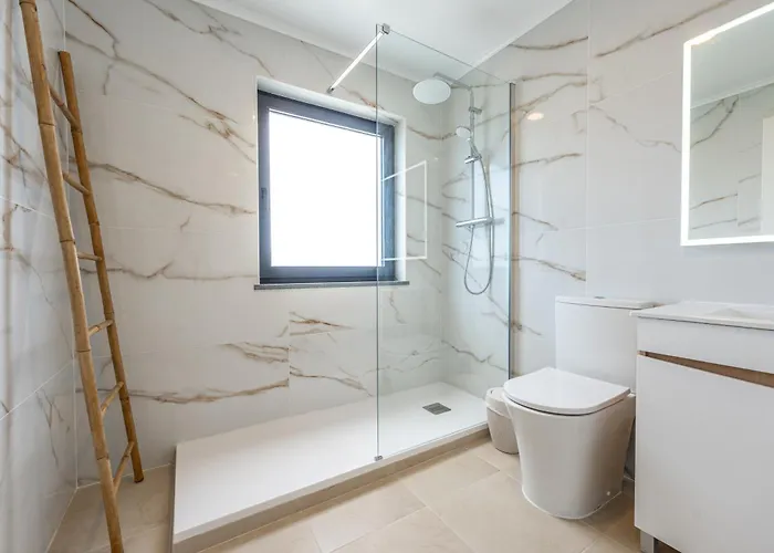 Πανσιόν Apice - By Azores