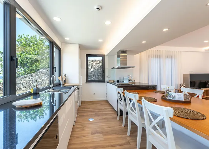 Apice - By Azores Vendégház 4*